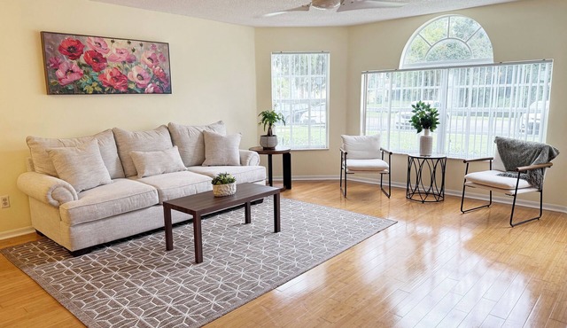 Spacious Boho Retreat 15 Minutes From Disney, Near Highways, Airport, Shopping