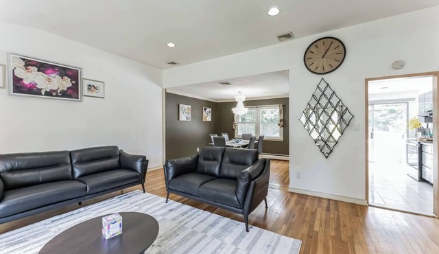 Spacious, clean-Home in Bethpage