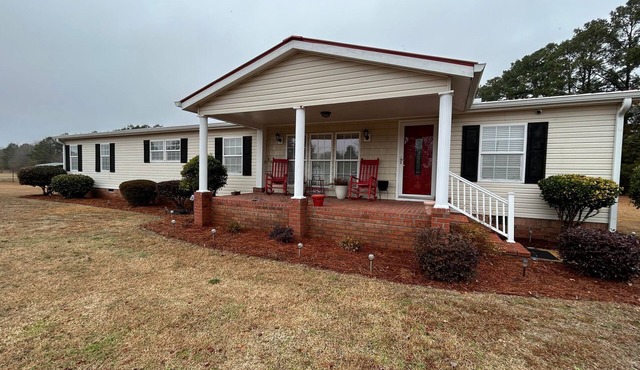 Spacious Cozy 4 BR Home w/Wi-Fi & Free Parking