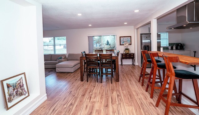 Spacious-Cozy&Bright 4BR Home