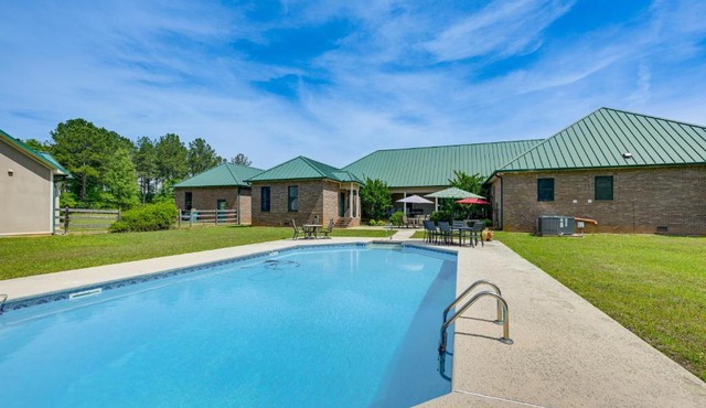 Spacious Elko Home - 6 Mi to Georgia Fairgrounds!