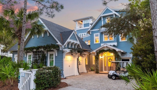 Spacious Getaway with Gulf View Tower, Golf Cart, Game Room, Pool & Bikes