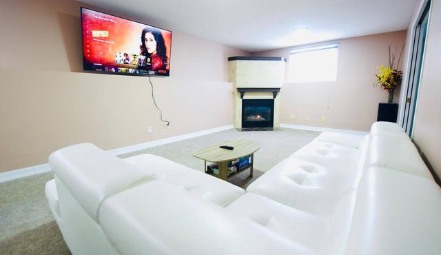 Spacious Hearth Escape with Natural Light & fireplace in Kingston