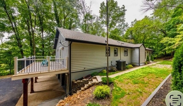 Spacious home in private setting close to NYC by train, bus, car.