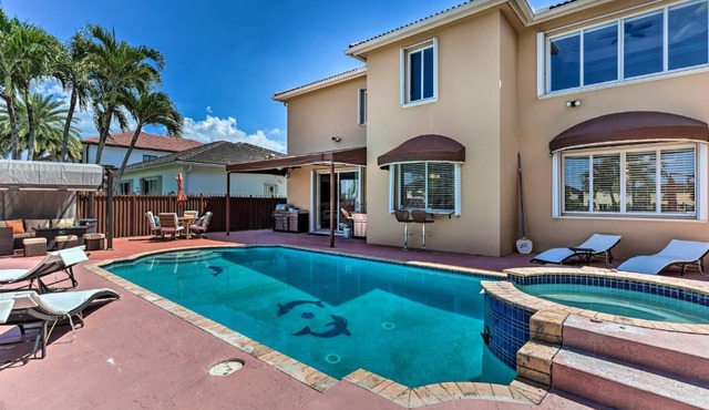 Spacious Miami Retreat w/Grill, Pool & Dock!