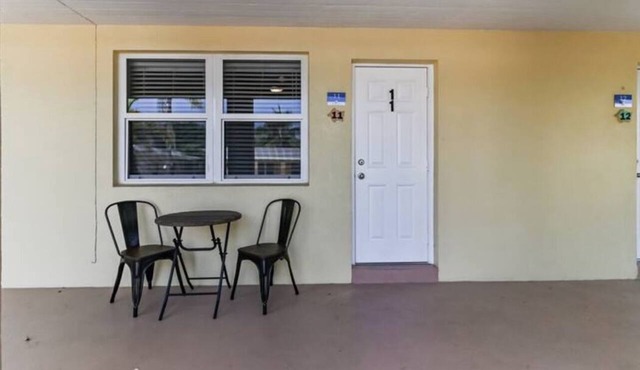 Spacious one-bedroom beach apartment on Singer Island