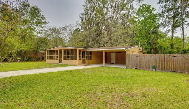 Spacious & Pet-Friendly Yard! Jacksonville Home