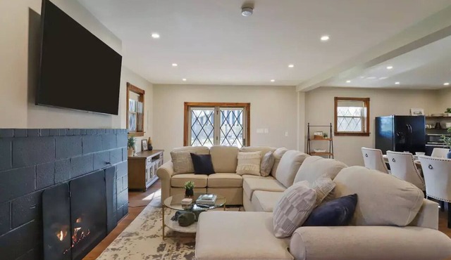 Spacious & Private 4BR Retreat - Noted for Cleanliness and Thoughtful Touches in Saint Thomas
