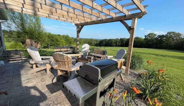 Spacious Ranch Amazing Acreage Canandaigua perfect for your peaceful getaway
