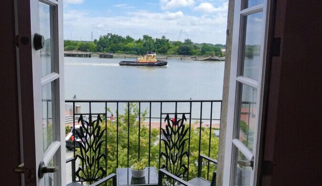 Spacious rooms overlooking famous Savannah streets