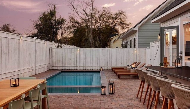 Spacious Savannah Home | Pool, Spa & Greens