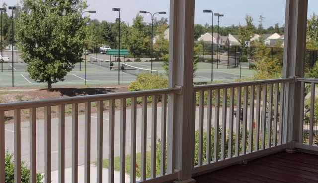 Spacious Townhouse in Bluffton Overlooking Lake.