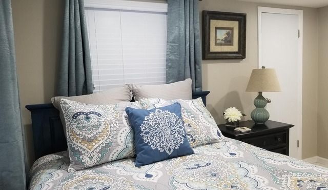 SPARKLING CLEAN - BRAND NEW! Beachside apartment - Beach Passes Included!