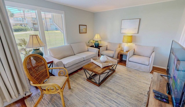 SPC 1034 is a Pet Friendly 1 BR with Free Beach Service for 2!