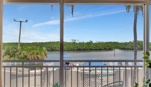 Spot Dolphins! Balcony & Heated Pool, Hot Tub!