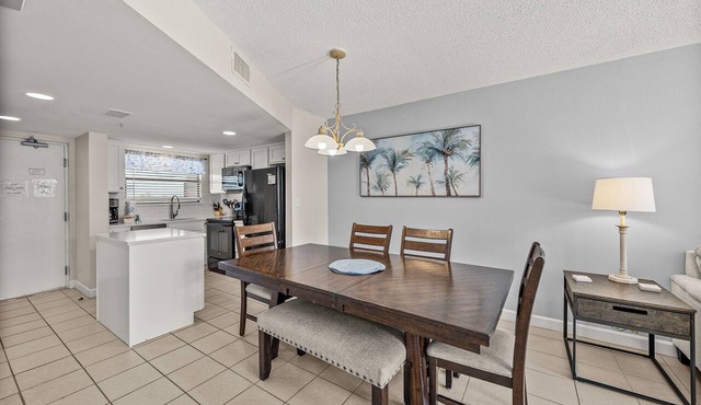 St Pete Beach 2BR | Beachfront Pool + Jacuzzi