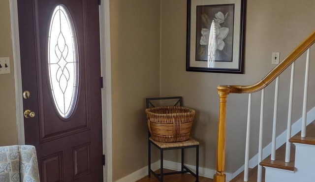 Stately, Cozy, Clean 4 Bedroom Cape Cod
