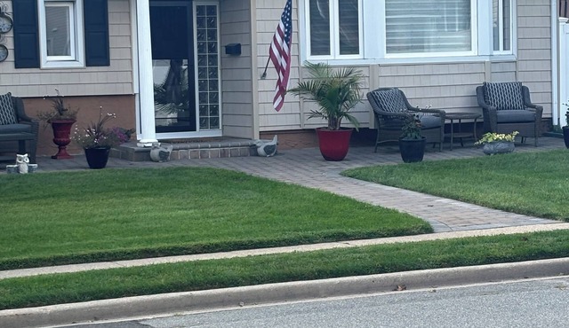 Stay Close to Ryder Cup: Cozy 3BR Home w/Backyard – 2 Miles to Bethpage