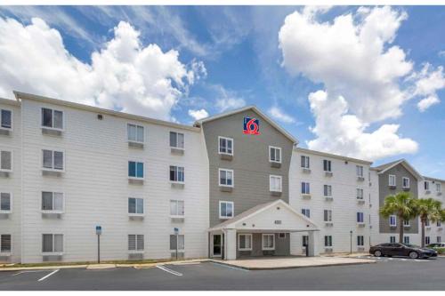 Studio 6 Extended Stay Fort Myers FL
