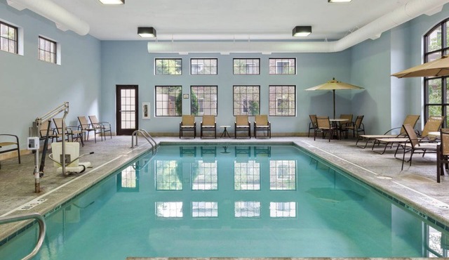 Studio | Free Breakfast. Indoor Pool
