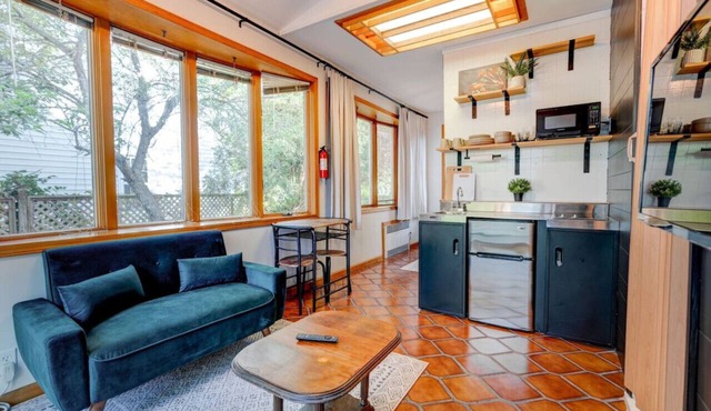 Studio in Baldwin|Pet friendly|Near Hospitals