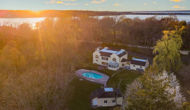 Stunning 5BR Oasis | 3-Acre Estate & Gorg View