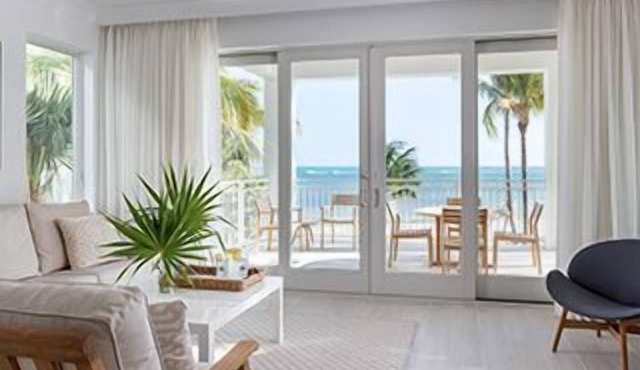 Stunning Accessible Oceanfront Villa, Luxe Perks at The Islands of Islamorada