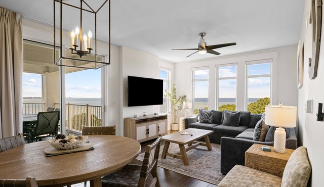 Stunning Bay Views: 3 Bedroom 3 Bathroom Oasis in Elation with Three King beds and Sleeper Sofa at Sandestin Golf and Beach Resort!
