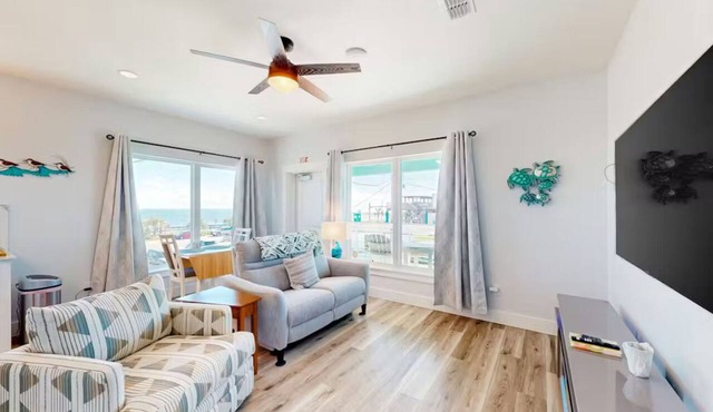 Stylish 1BR Suite Near Ocean w/Elevated Views
