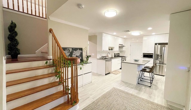 Stylish 3-bed home - central NJ gateway to NYC