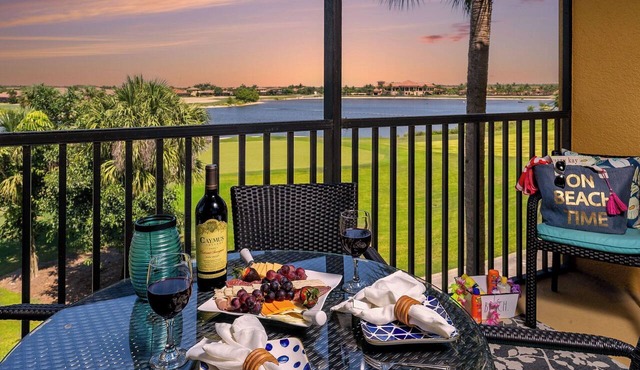 SUNSET OASIS | Resort Condo, w/Golf, Tennis & Fitness – 8 Mi to Beaches