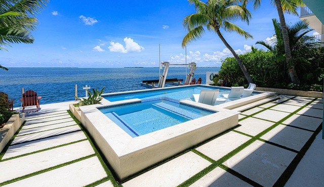 Sunset Serenity – Open Water Paradise | Dockage, Sunset Views, Dog Friendly & Minutes to Key West