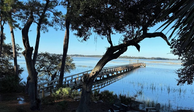 "Sunset views on the dock" updated Luxury Low country home on Callawassee Island
