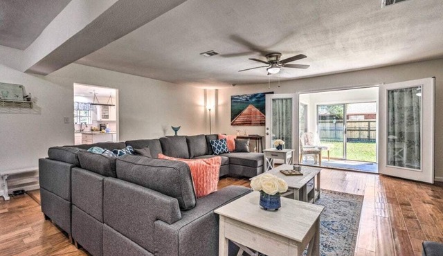 Sweet Beach Serenity for Families-8 mins from beach! With Pool!