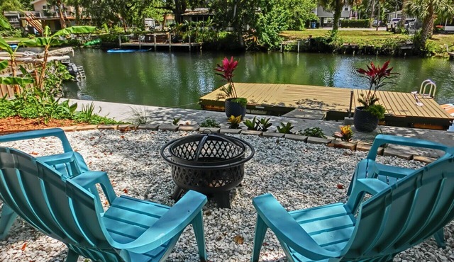 Swim Mat Kayaks Firepit Pet-Friendly Fun! -Weeki Wachee River