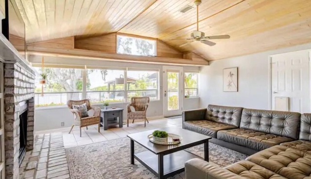 Tampa Bay Waterfront Home-Pet Friendly-Hot Tub-Complimentary Kayaks