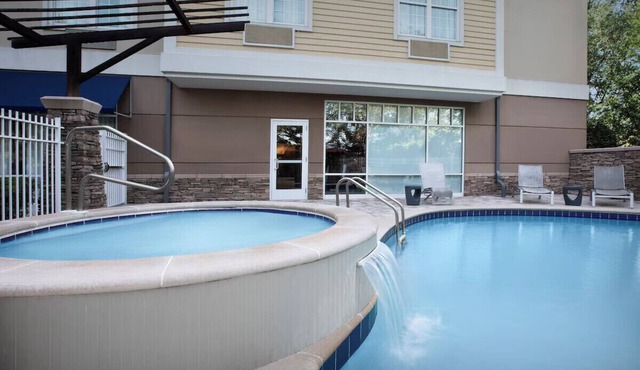 Tapestry Park 2 Double Suite with Resort Pool &Gym