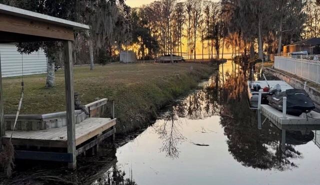 The Canal House on Lake Harris
