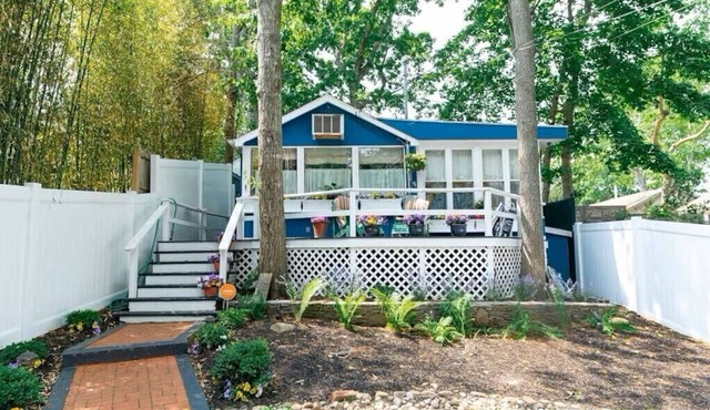 The Hampton Sack a cheerful relaxing beach cottage in East Hampton
