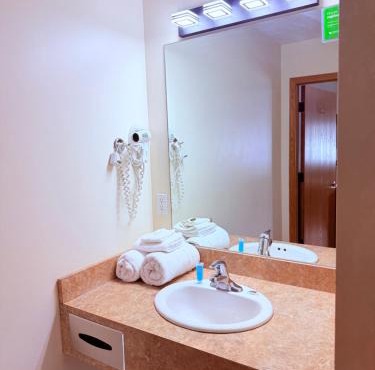 The Kingsley Suites