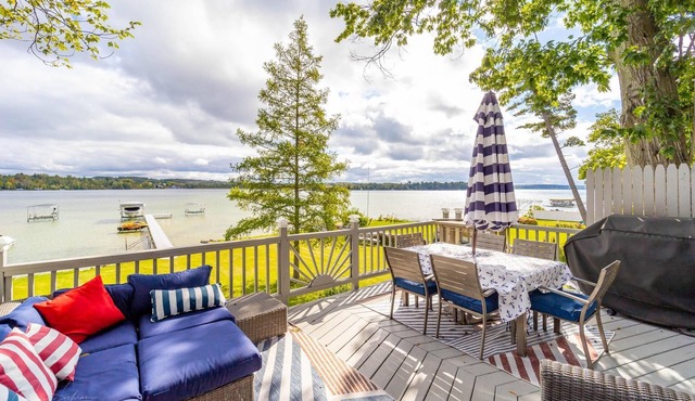 The Memory Maker on Elk Lake, Fall Color Availability, Wineries, Golf, Kayaks