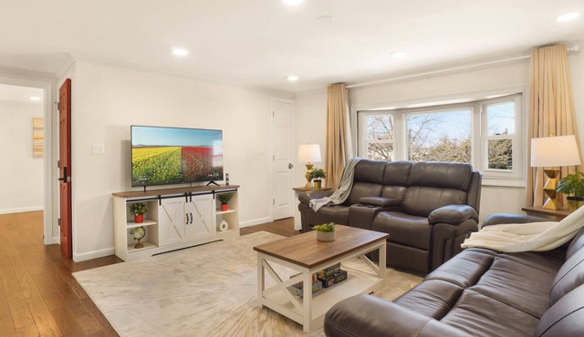 The Mod Pad: 15 min from Airport: Free Parking