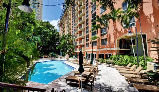 The Mutiny Luxury Suites Hotel