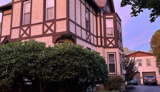 The Oak Hill Historic District Hideaway