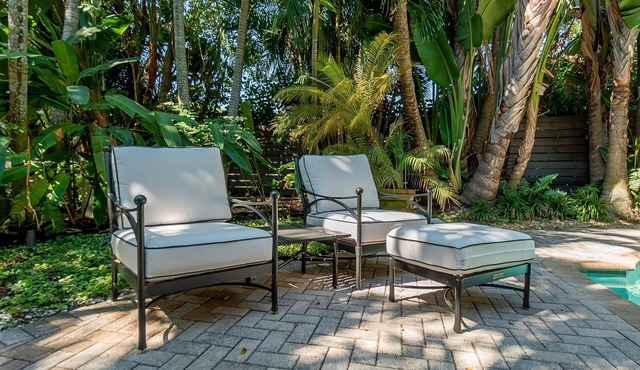 The Palms Cottage Private Pool, Downtown, Beach, The Square