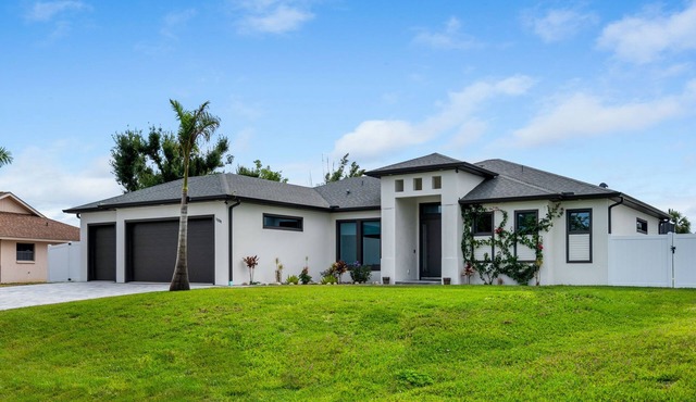 The perfect retreat with a canal view