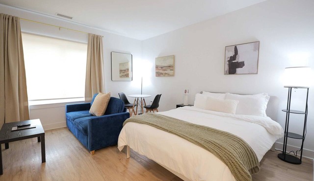 The Platinum Downtown Stamford Studio Getaway
