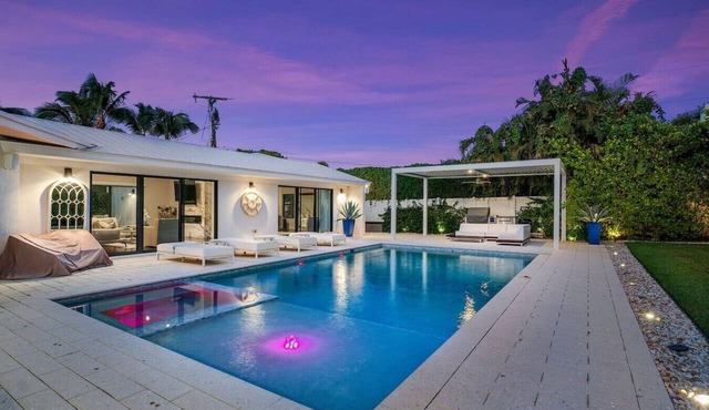 The Sunset House - Heated Pool, Hot Tub & Lake Ida