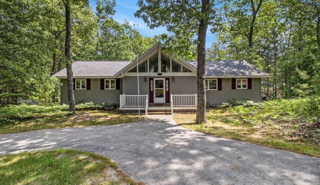 The Wright Oasis: Beautiful 4 BR, 3 BA Pentwater home in Duna Vista Association!