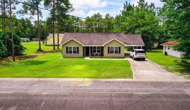 This is a 3 bedroom and 2 bath house located in a quiet neighborhood with love.